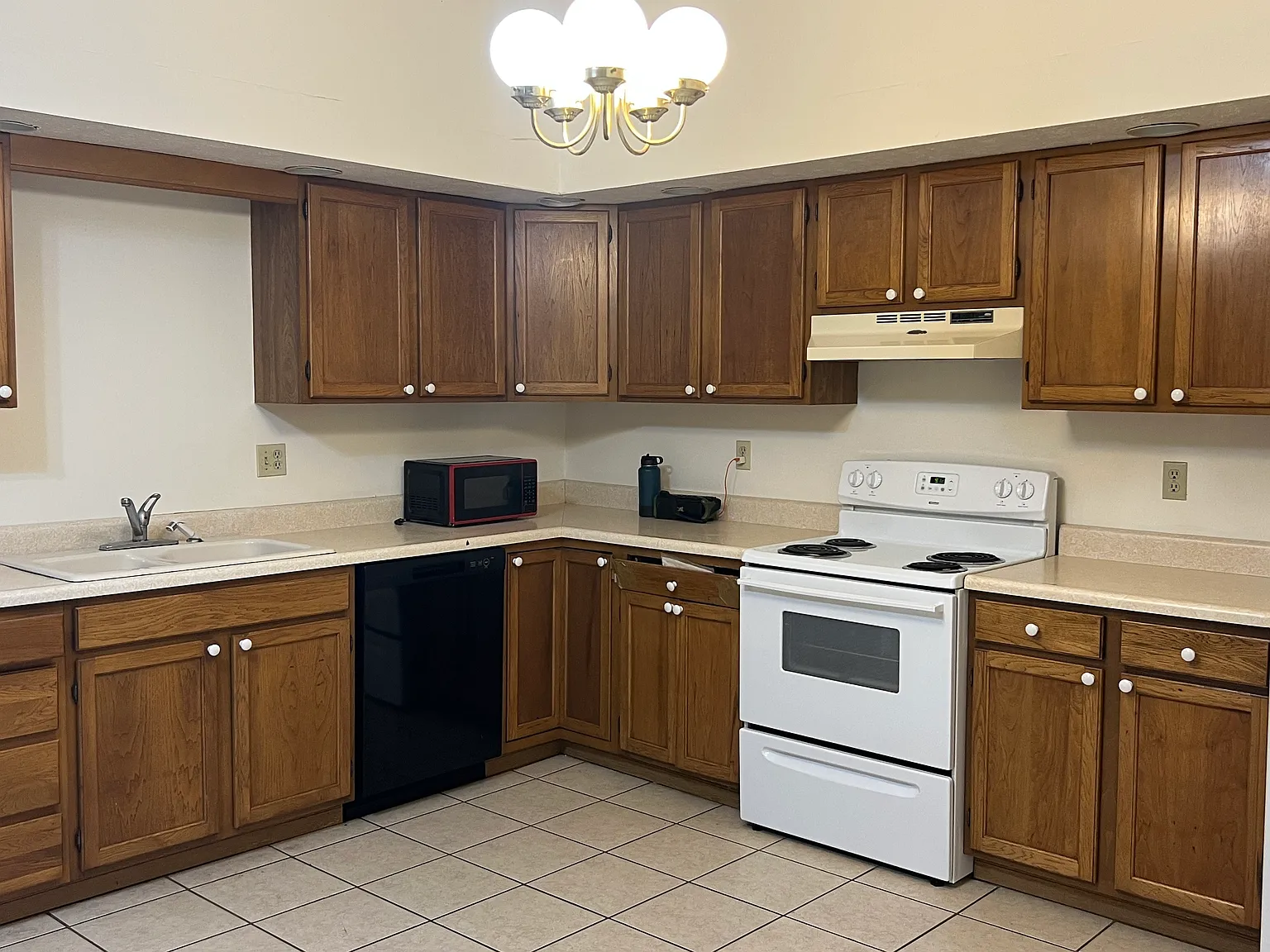 2 bed, 1000 sqft, $1,350 — Photo 4