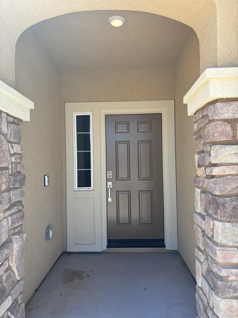 5 bed, 2537 sqft, $3,800 — Photo 2