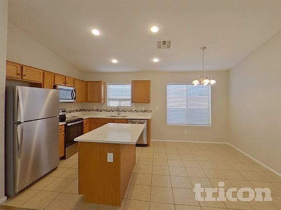 4th image of 40441 W Thornberry Ln