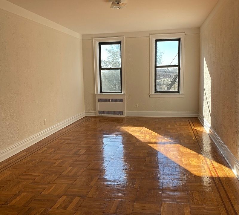 1st image of 100 E 18th St APT 4E