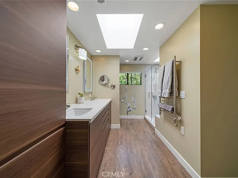 215 Monterey Dr — Photo 19