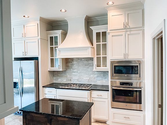3rd image of 2717 Tranquilo Ln