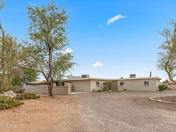 3rd image of 7356 N Casablanca Dr