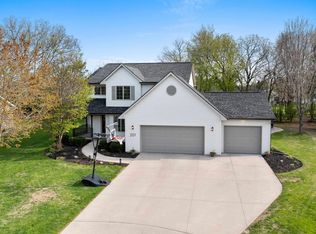 201 Riva Ridge Ln, Neenah, WI 54956