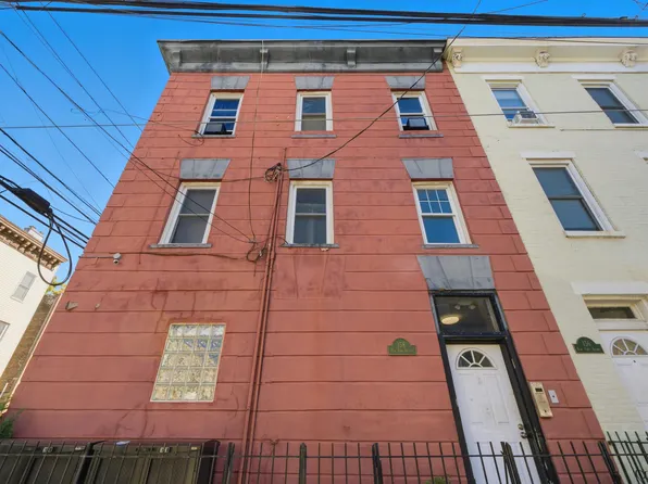 158 New York Avenue image 1 of 15