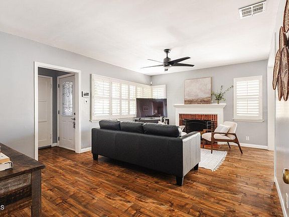 3rd image of 245 Laun St