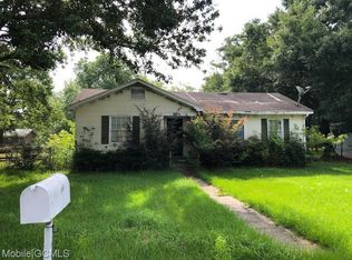 606 Townsend Cir, Chickasaw, AL 36611