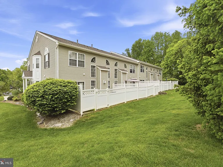 101 Wellington Park Dr — Photo 30