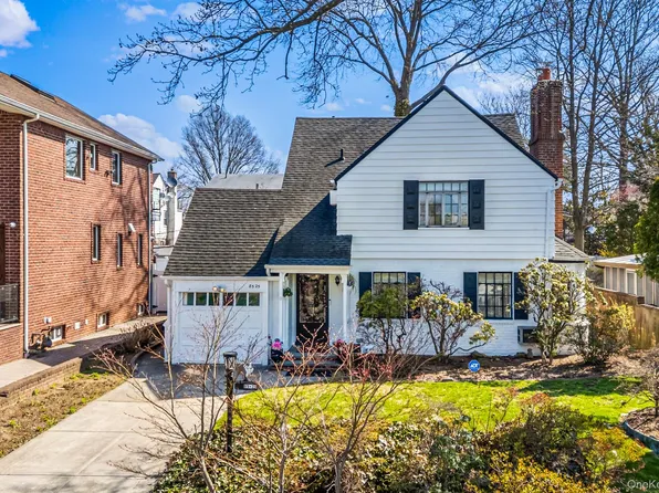 85-25 213th Street, Hollis Hills, NY 11427