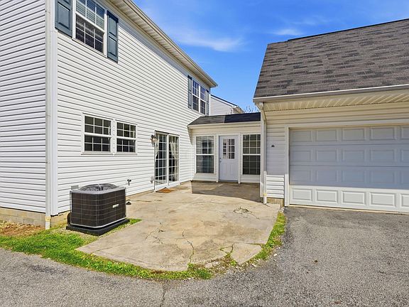 5th image of 2424 Delowe St