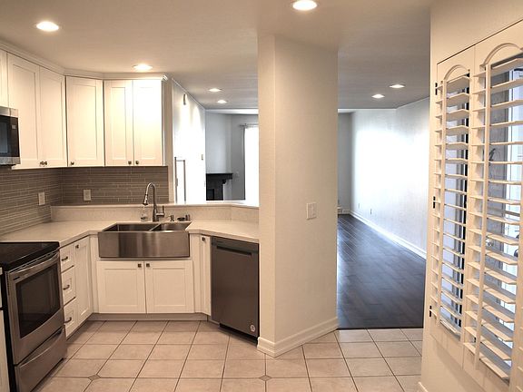 4th image of 13893 Pinkard Way Unit 84