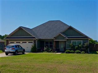18 Winter Hawk Dr, Fort Mitchell, AL 36856