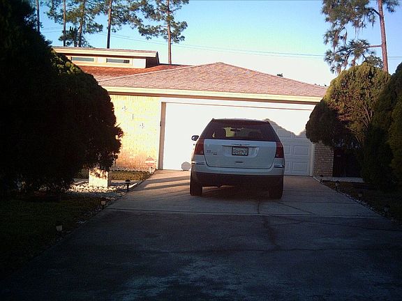 2nd image of 414 Holiday Hill Cir W