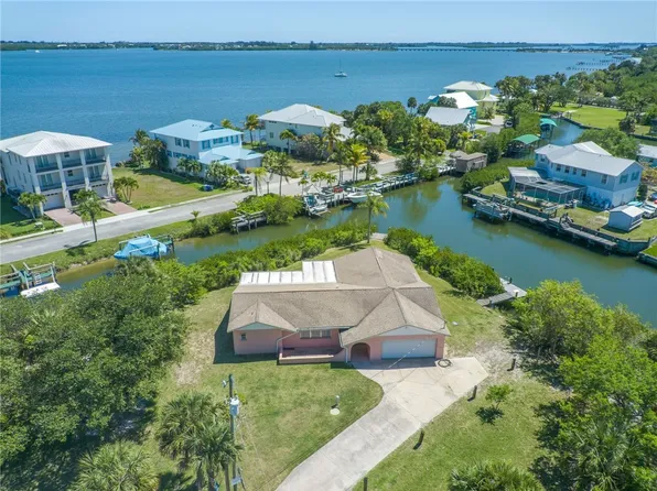 5205 94th Ln, Sebastian, FL 32958