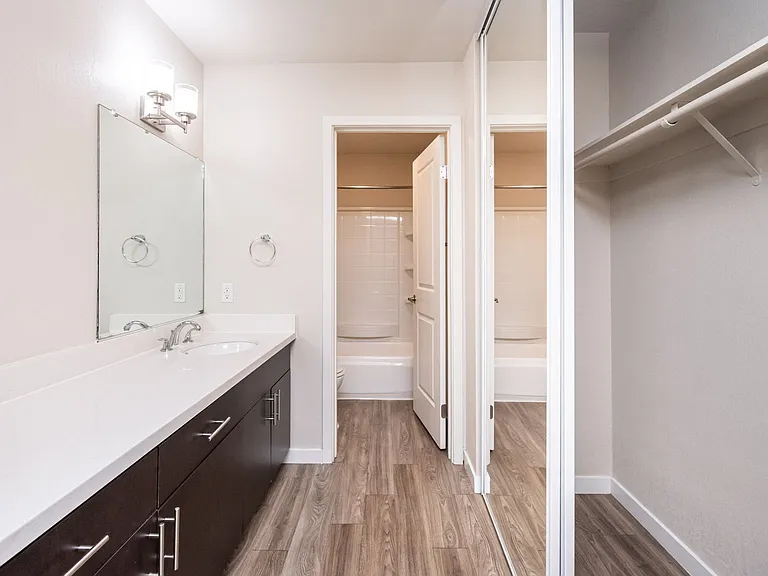 Riverbend Apartments — Photo 17