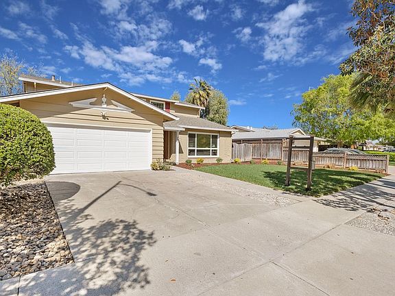 3rd image of 763 Colleen Dr