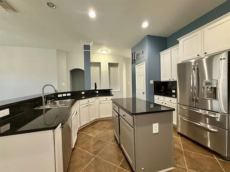 26823 Lakeridge Park Ln — Photo 13