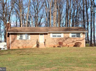 7502 Amberview Ln, Warrenton, VA 20186