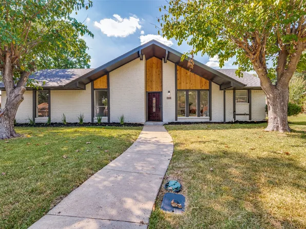 1013 Briarwood Ln, Desoto, TX 75115