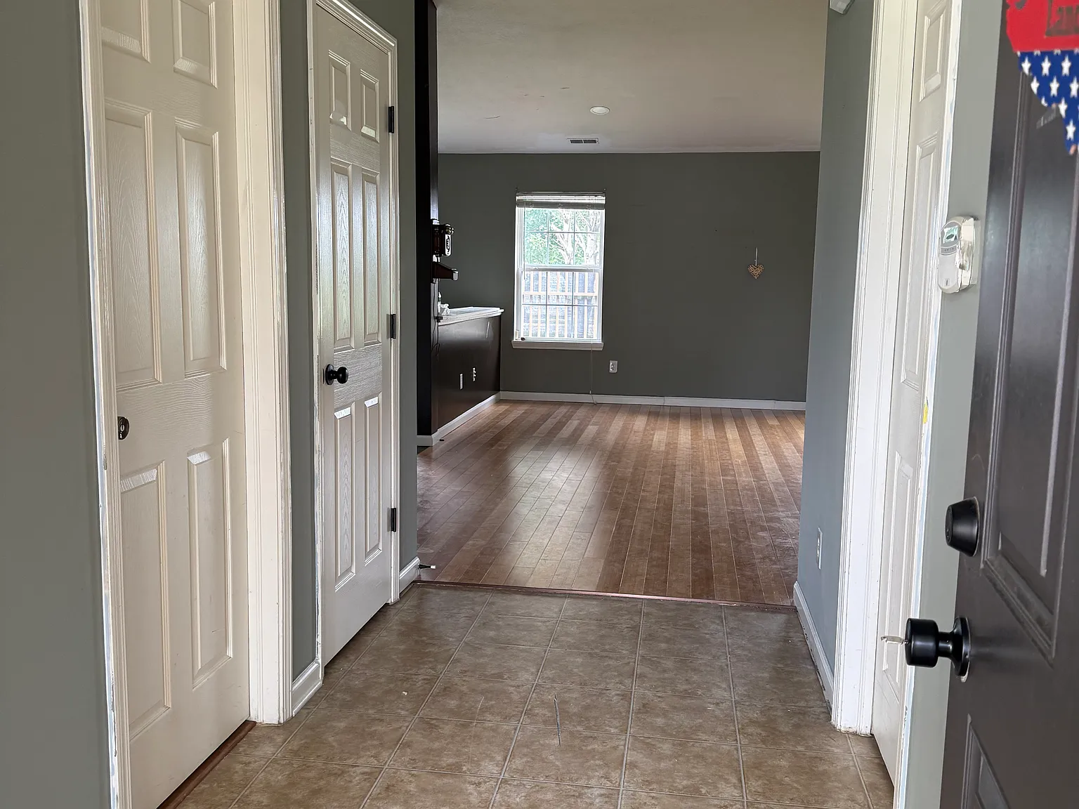 3 bed, 1408 sqft, $1,750 — Photo 2
