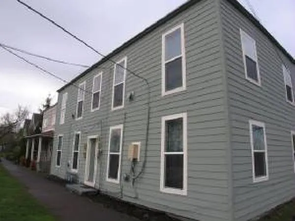 NE 76th Ave