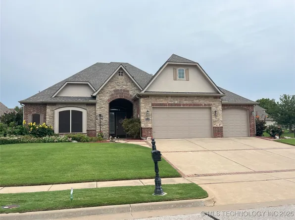 4201 N Maple Pl, Broken Arrow, OK 74012