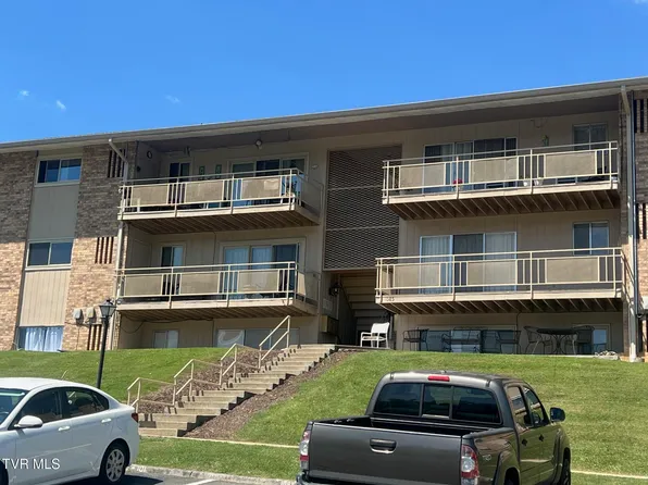 1085 Carriage Cir APT 17, Bristol, VA 24201