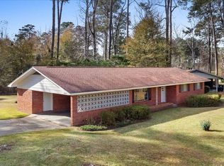 1204 Edgewood Dr, Laurel, MS 39440