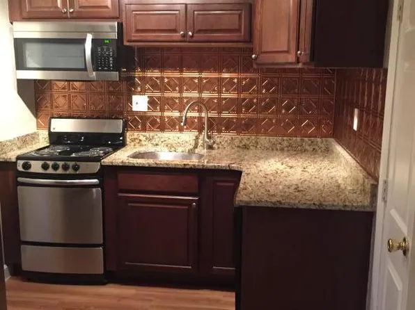 4 Nixon Ln APT 2J, Stoneham, MA 02180