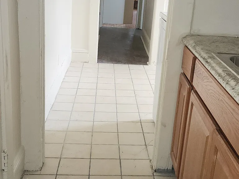 542 Washington Ave — Photo 8