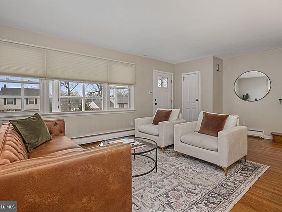 5th image of 711 Elgin Rd