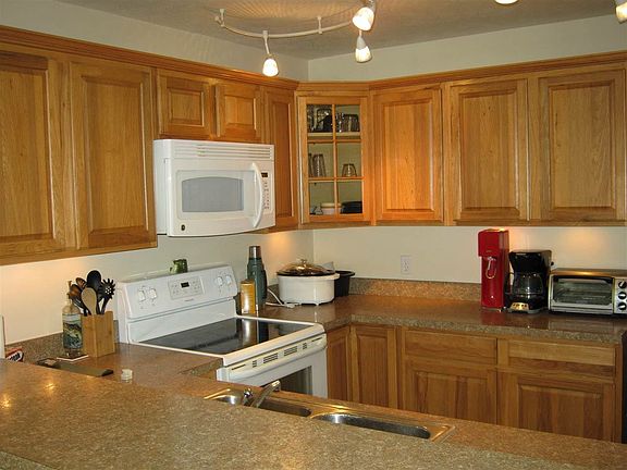 3rd image of 09495 Summerhouse Dr APT 15