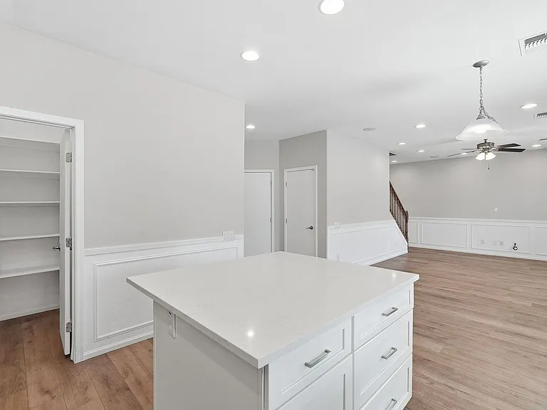 10815 W Avenida Del Rey — Photo 10
