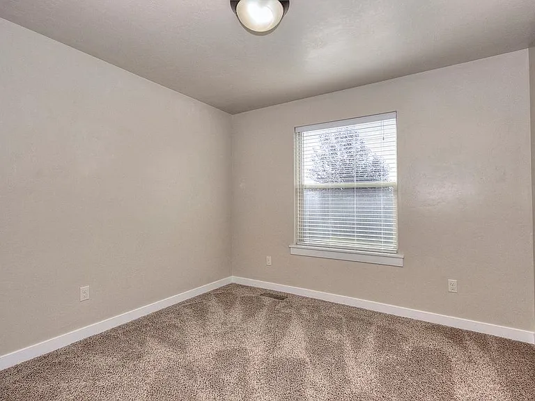 1365 E Yucca Cyn — Photo 21
