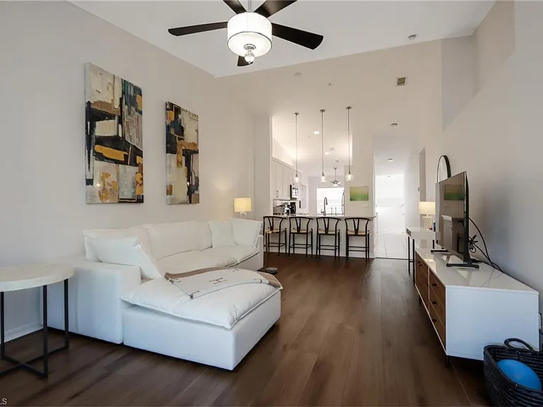 2585 Old Groves Rd #L-203 — Photo 5