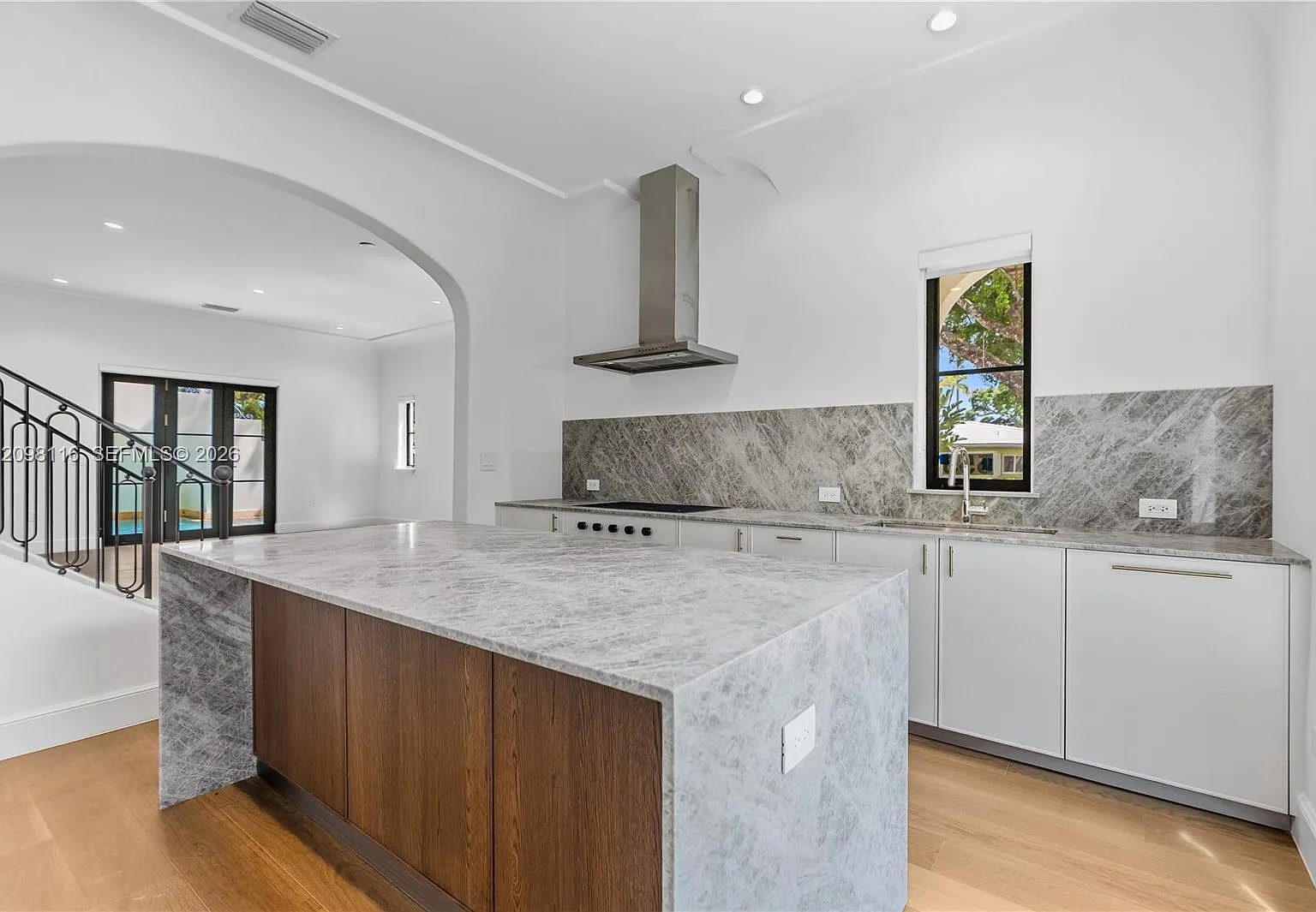 3 bed, 3.5 bath, 2863 sqft, $25,000 — Photo 4