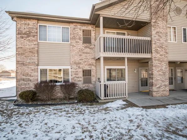 S76W16927 Gregory Dr, Muskego, WI 53150