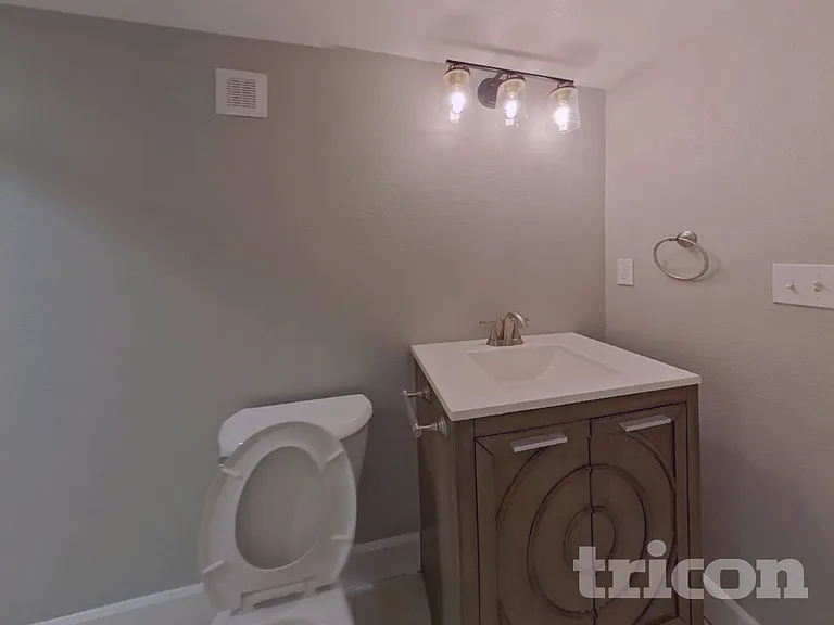 20494 E 49th Ave — Photo 14