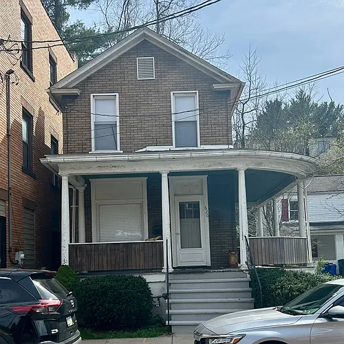 626 Baldwin St Photo 1