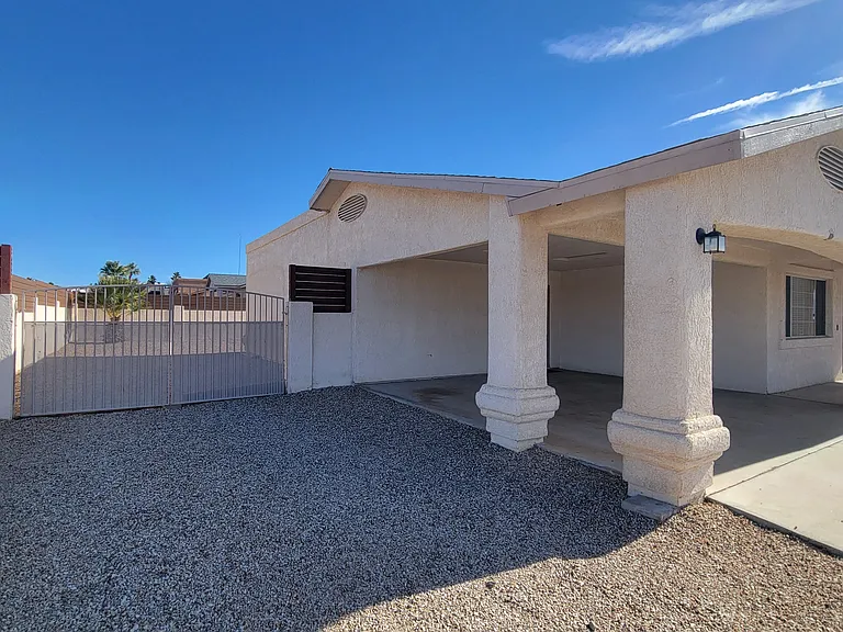 2846 Seville Ln — Photo 16