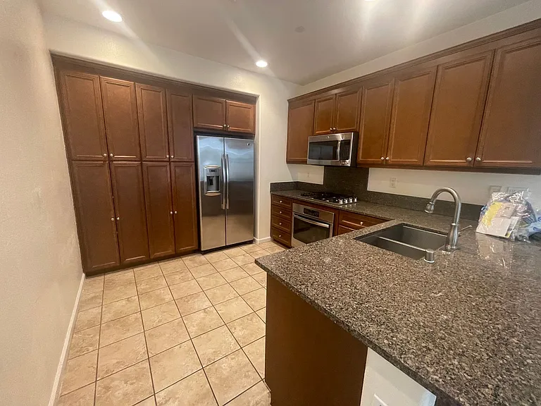 2053 Camino Real Way #B — Photo 3