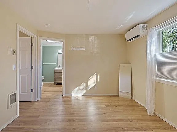1439 NW Juniper St #6 — Photo 17