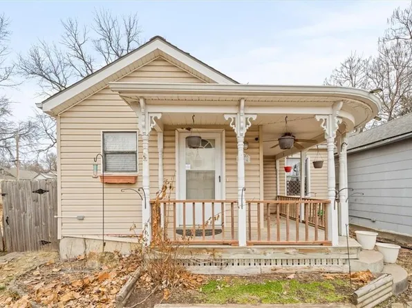 924 Osage St, Leavenworth, KS 66048