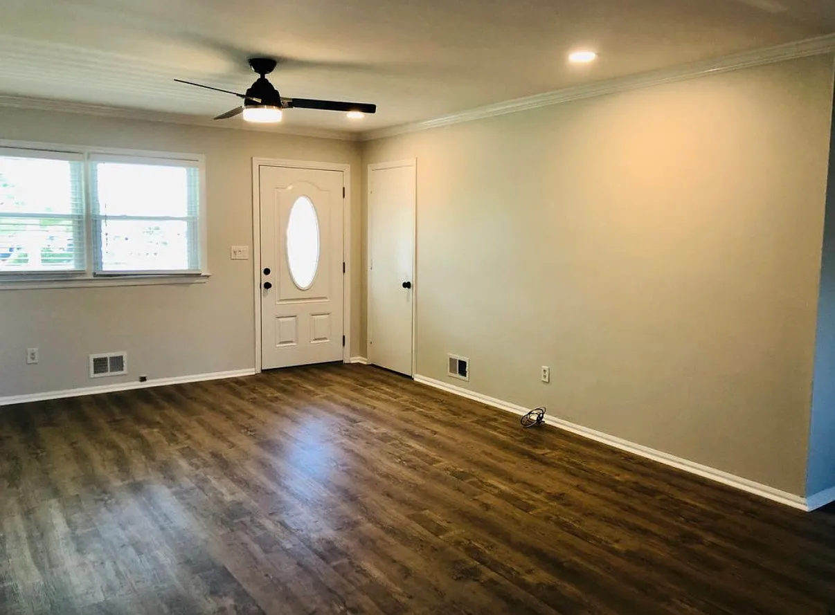 2 bed, 990 sqft, $2,900 — Photo 1