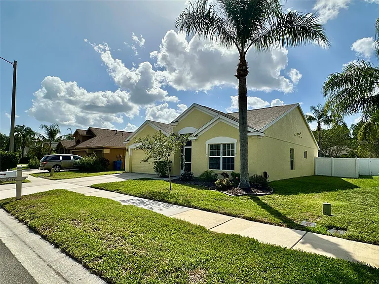 30747 Burleigh Dr — Photo 2