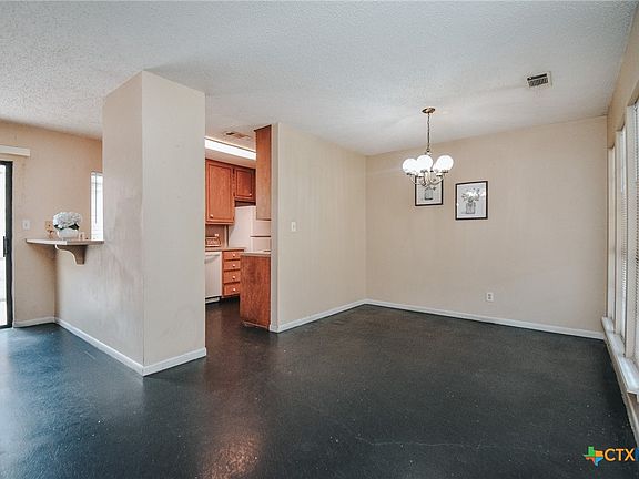 3rd image of 408 Waterford Dr