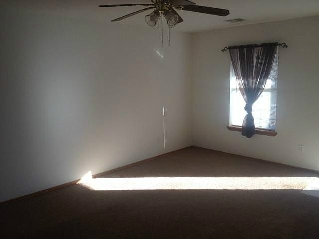 2nd image of 1095 Linda Ln