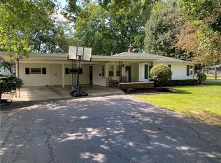 901 Piatt Ave, Mattoon, IL 61938