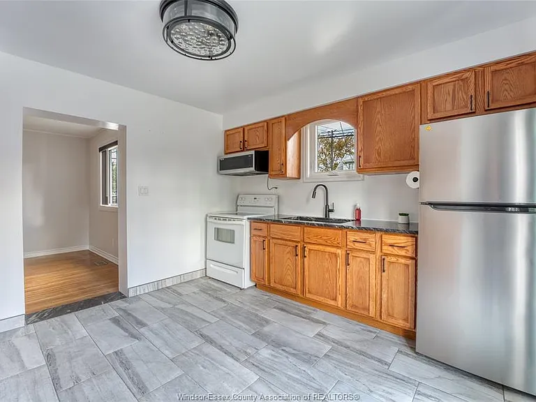 2226 Mercer St — Photo 17