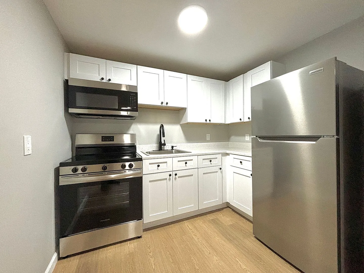 Beautiful one bedroom! — Photo 1